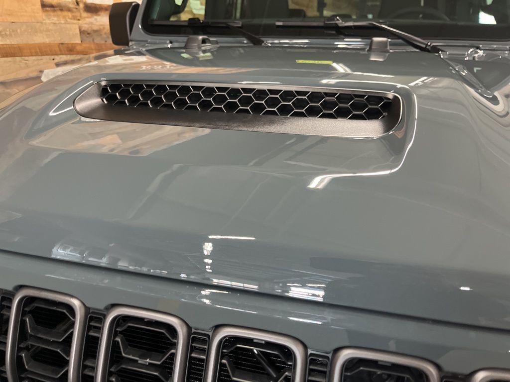 new 2026 Jeep Gladiator car, priced at $41,931