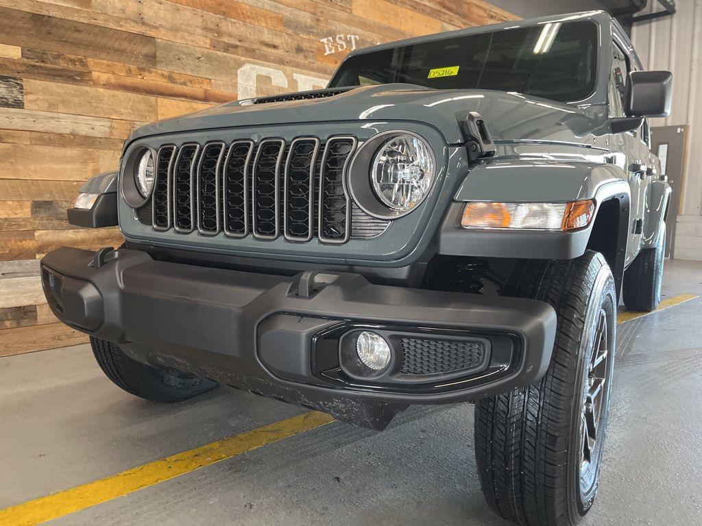 new 2026 Jeep Gladiator car, priced at $41,931