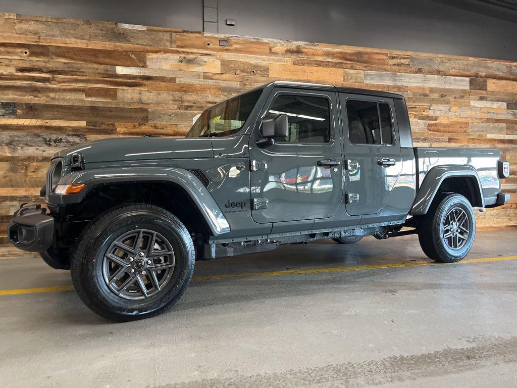new 2026 Jeep Gladiator car, priced at $41,931