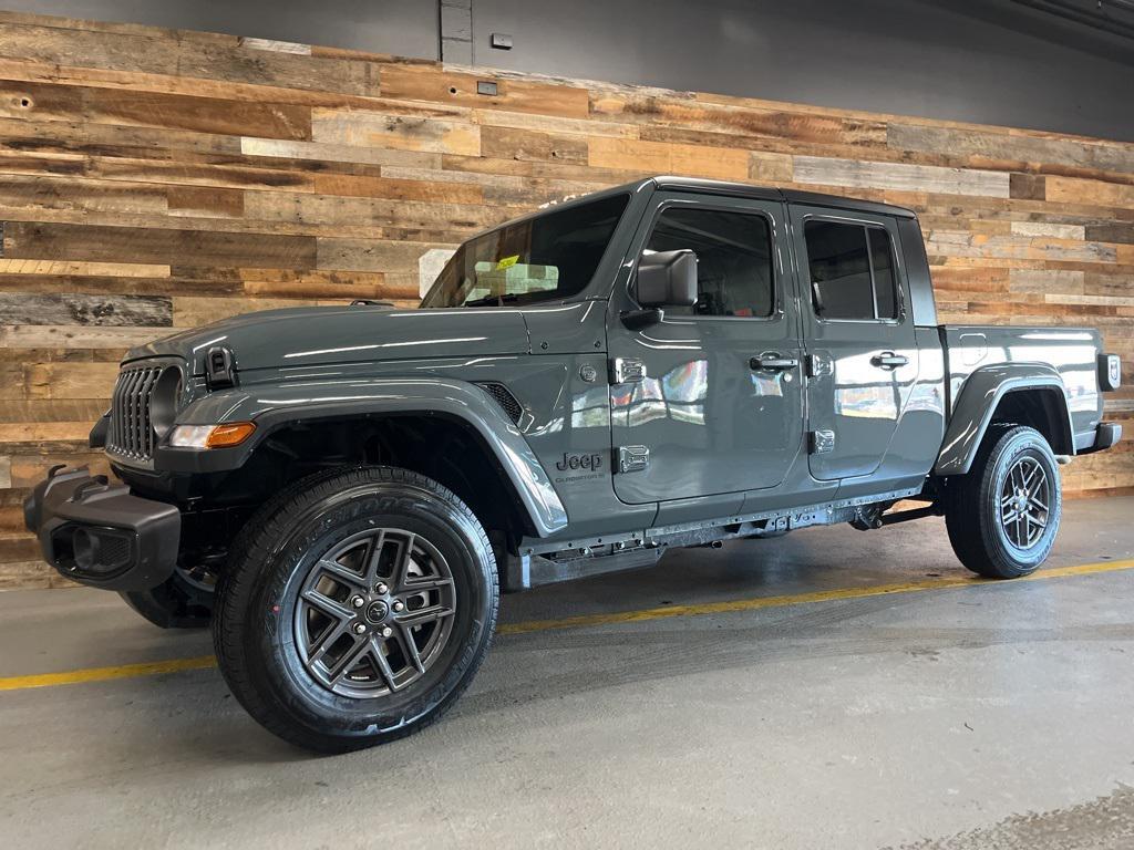 new 2026 Jeep Gladiator car, priced at $45,075