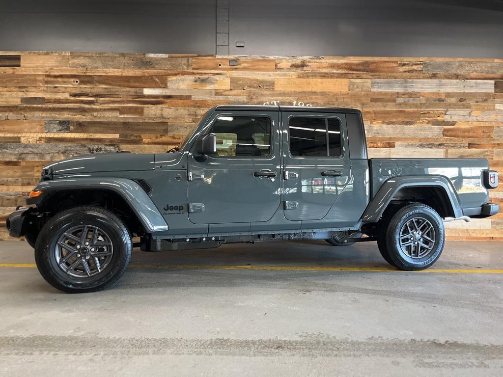 new 2026 Jeep Gladiator car, priced at $45,075