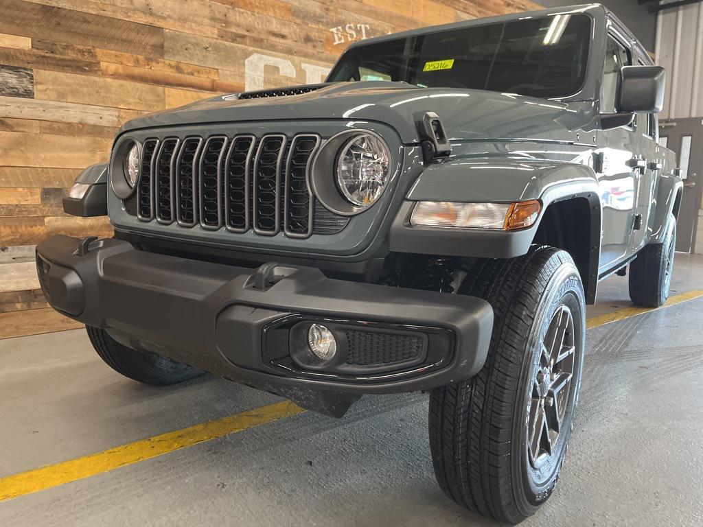 new 2026 Jeep Gladiator car, priced at $45,075