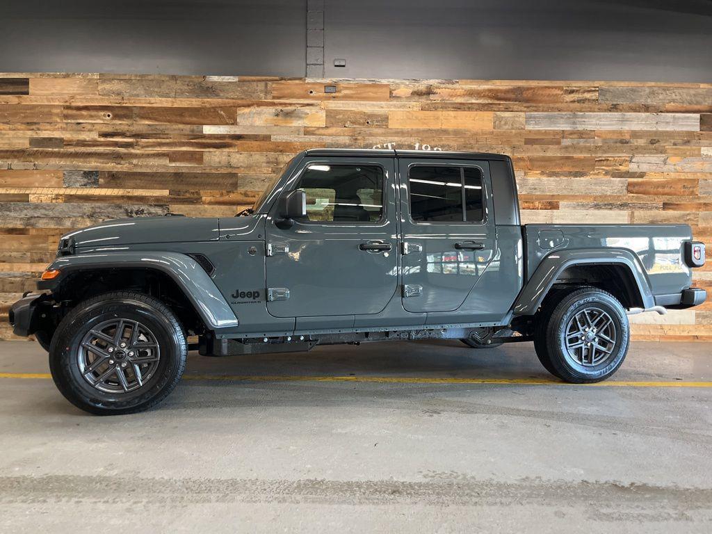 new 2026 Jeep Gladiator car, priced at $41,931