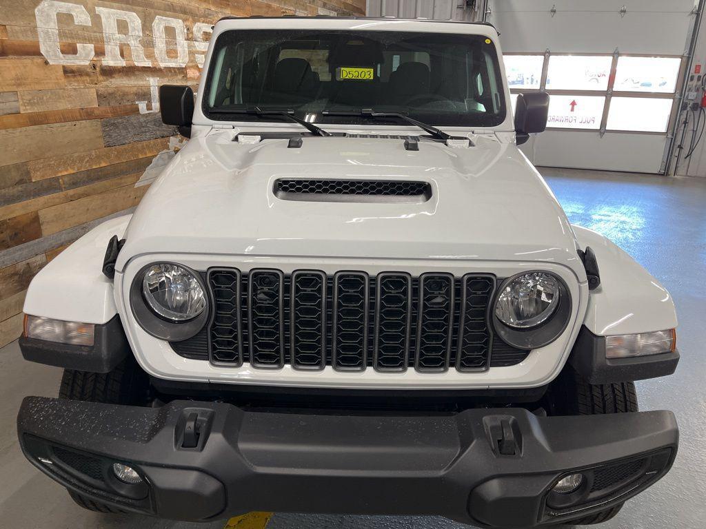 new 2026 Jeep Gladiator car, priced at $43,724