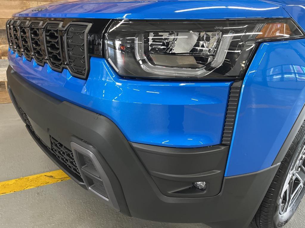 new 2026 Jeep Cherokee car, priced at $41,995