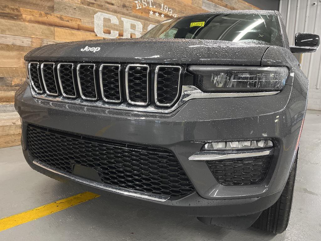 new 2025 Jeep Grand Cherokee car, priced at $40,556