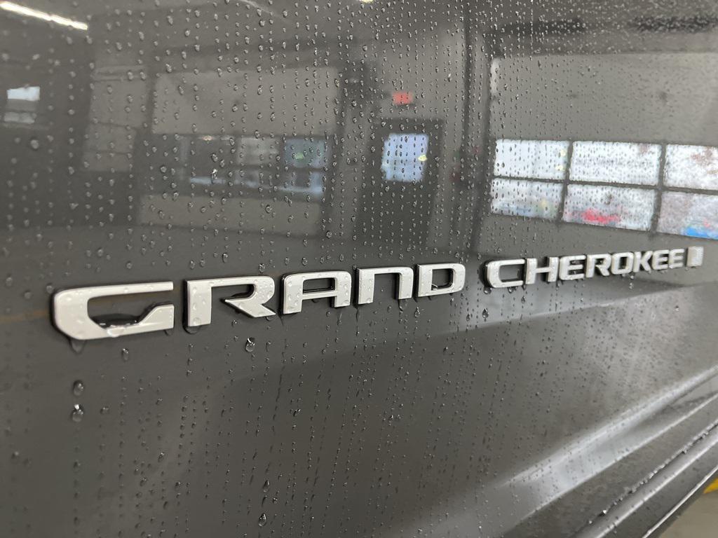 new 2025 Jeep Grand Cherokee car, priced at $40,556