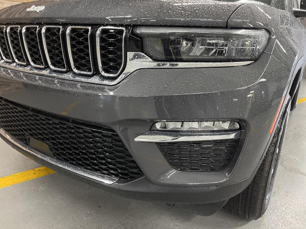 new 2025 Jeep Grand Cherokee car, priced at $40,556
