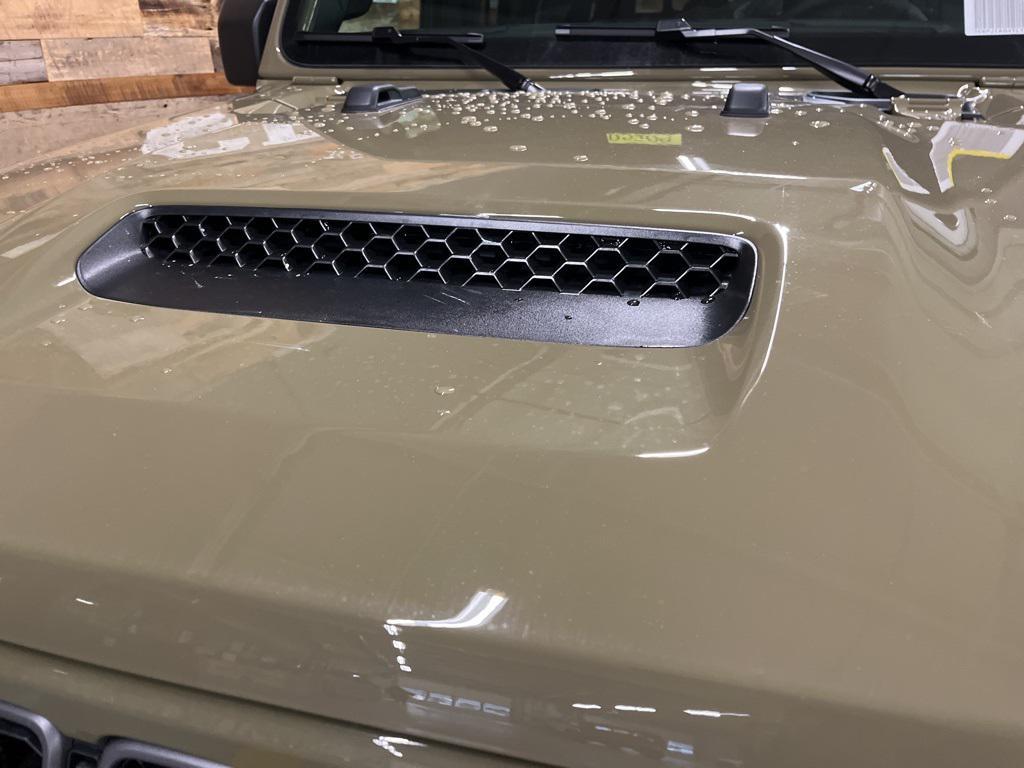 new 2026 Jeep Gladiator car, priced at $45,075