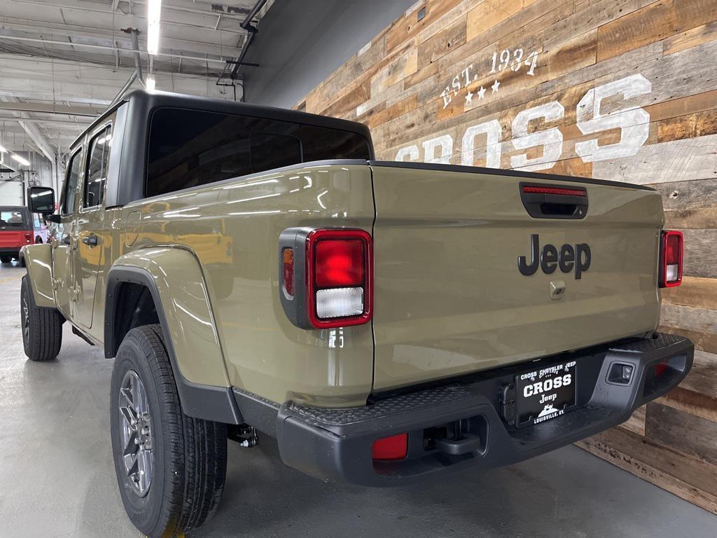 new 2026 Jeep Gladiator car, priced at $45,075