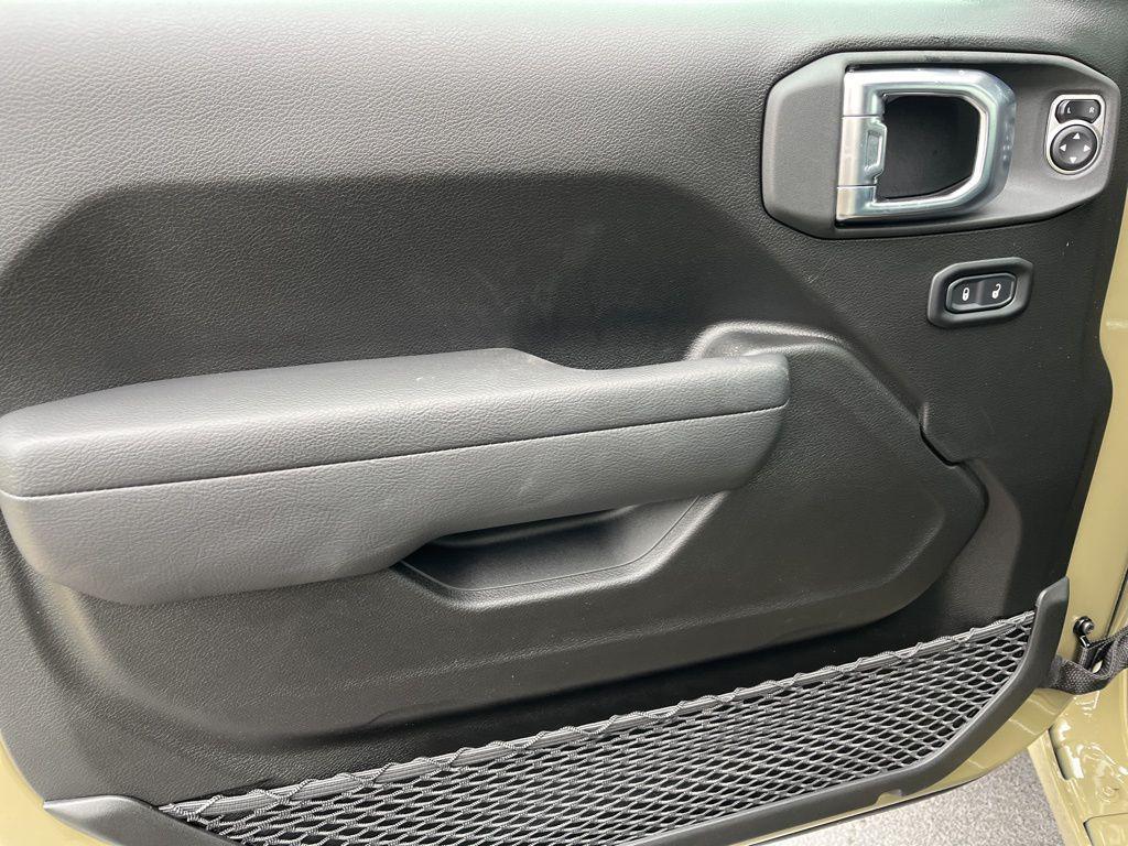 new 2026 Jeep Gladiator car, priced at $41,931