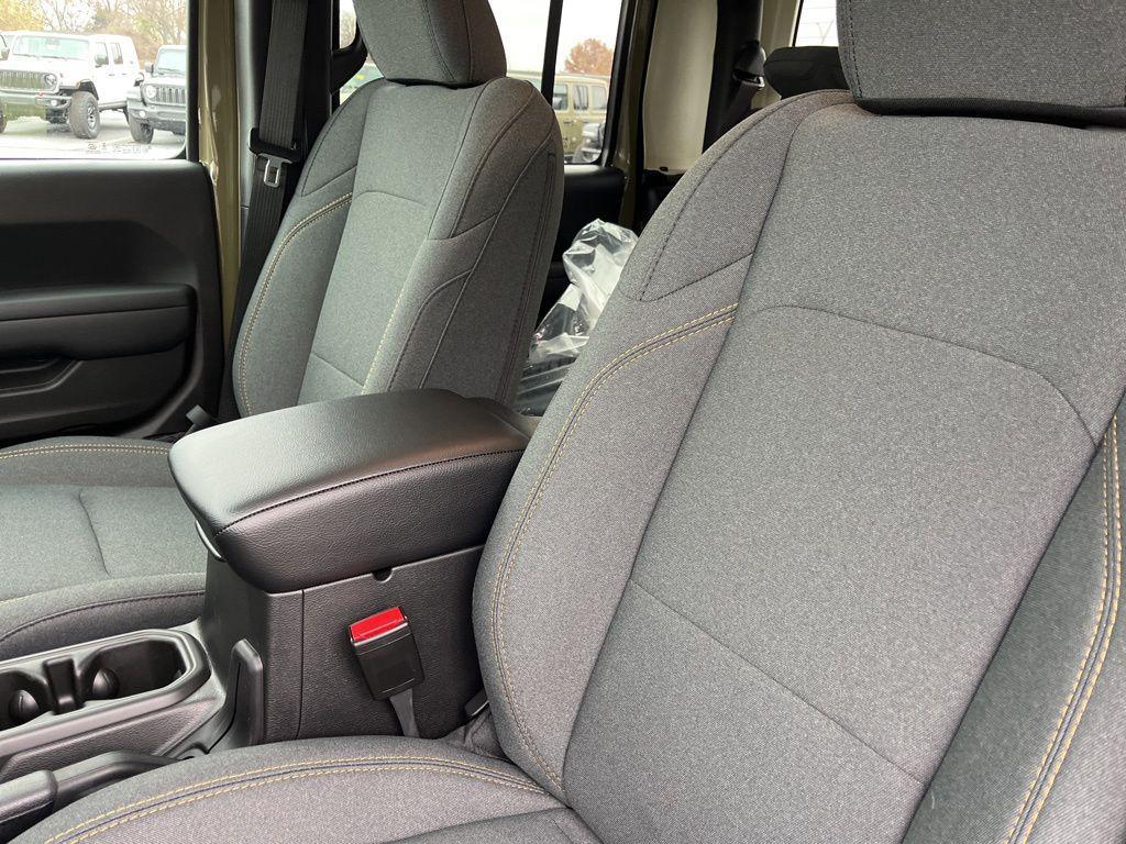 new 2026 Jeep Gladiator car, priced at $41,931