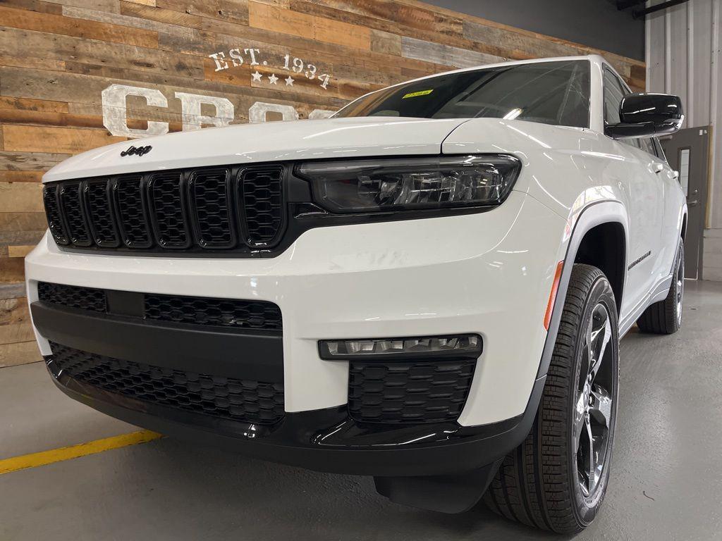 new 2025 Jeep Grand Cherokee L car, priced at $45,000