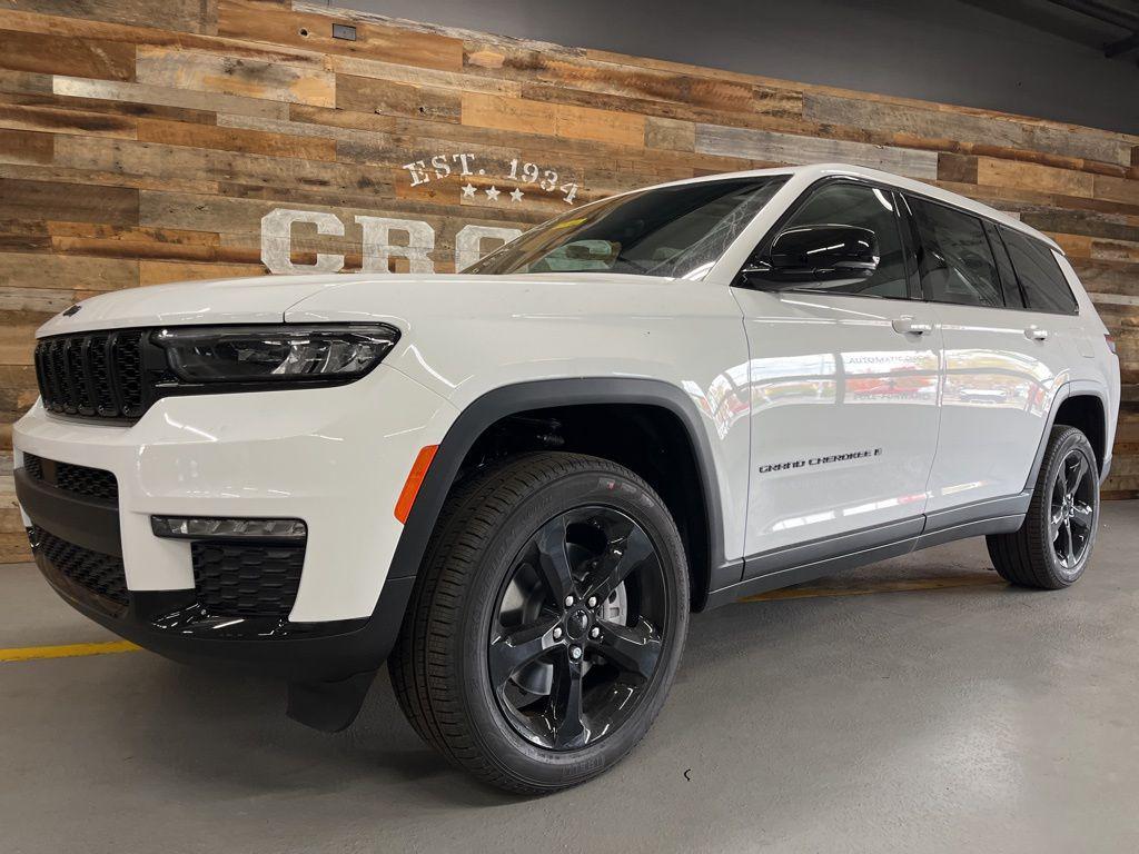 new 2025 Jeep Grand Cherokee L car, priced at $45,000
