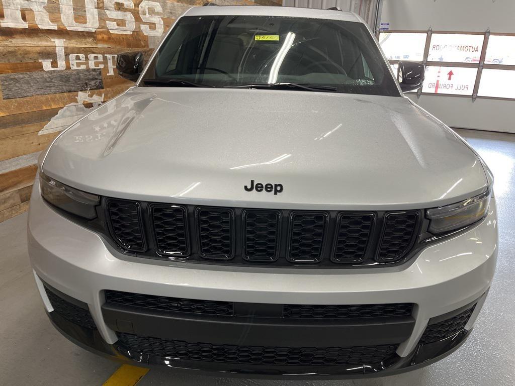 new 2025 Jeep Grand Cherokee L car, priced at $44,000