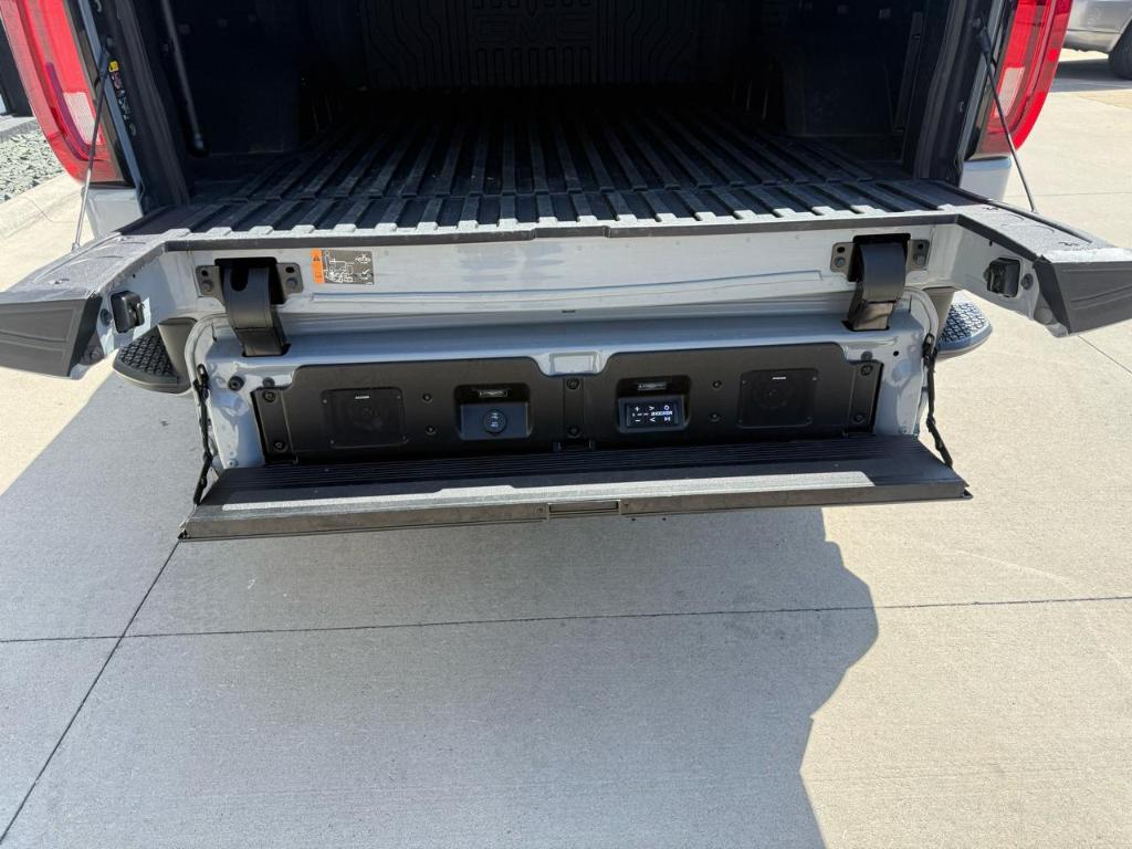 used 2024 GMC Sierra 1500 car, priced at $58,900