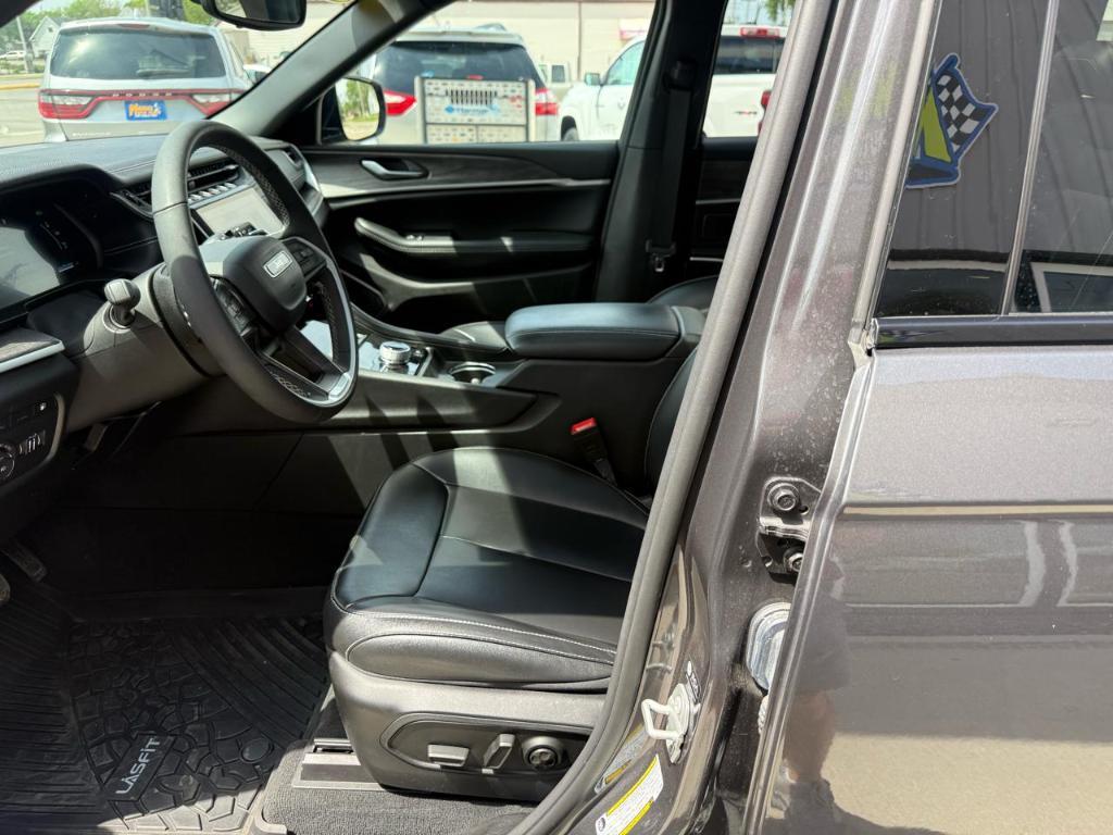 used 2024 Jeep Grand Cherokee 4xe car, priced at $33,900