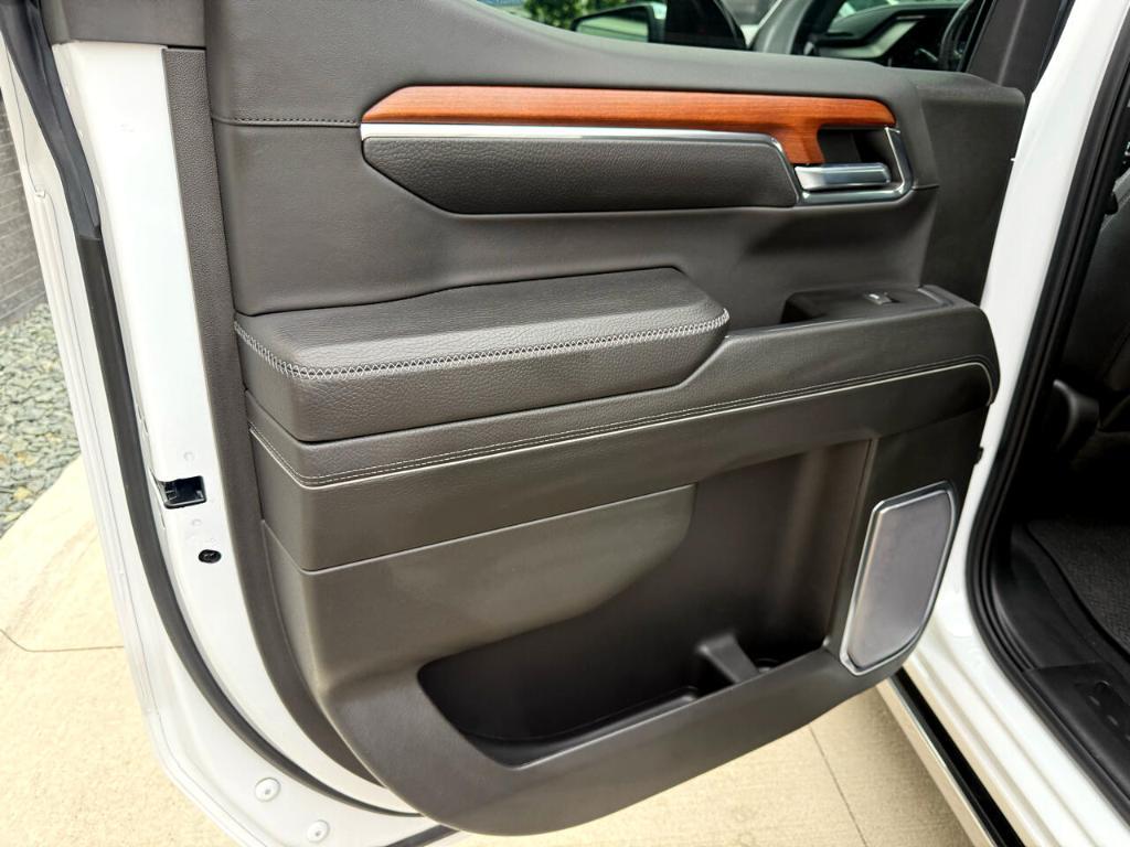 used 2023 GMC Sierra 1500 car, priced at $59,900