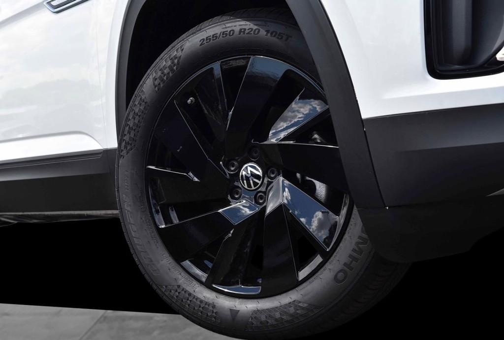 new 2026 Volkswagen Atlas Cross Sport car, priced at $44,463