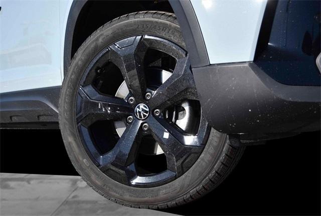new 2026 Volkswagen Taos car, priced at $34,434