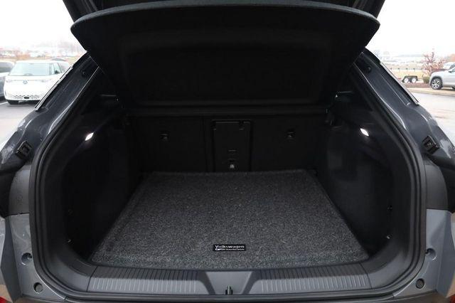 new 2025 Volkswagen ID.4 car, priced at $43,942