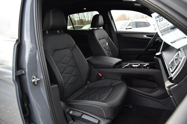 new 2026 Volkswagen Atlas Cross Sport car, priced at $44,036