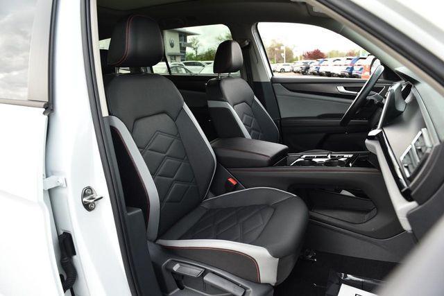 used 2025 Volkswagen Atlas car, priced at $38,560