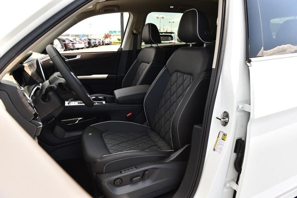 new 2026 Volkswagen Atlas car, priced at $53,018