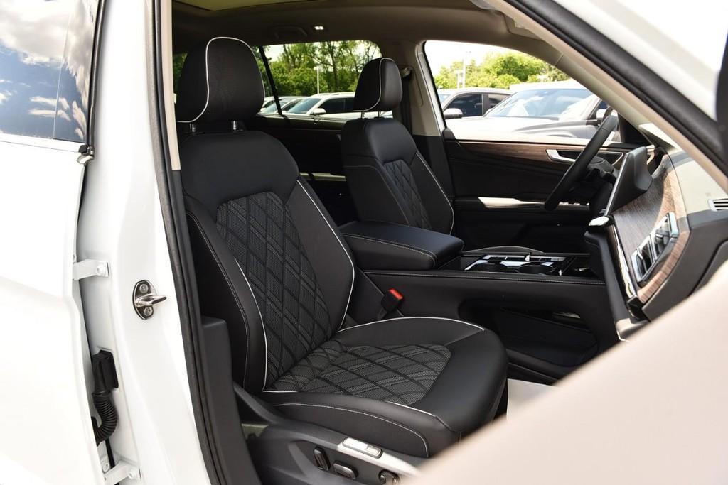 new 2026 Volkswagen Atlas car, priced at $53,018