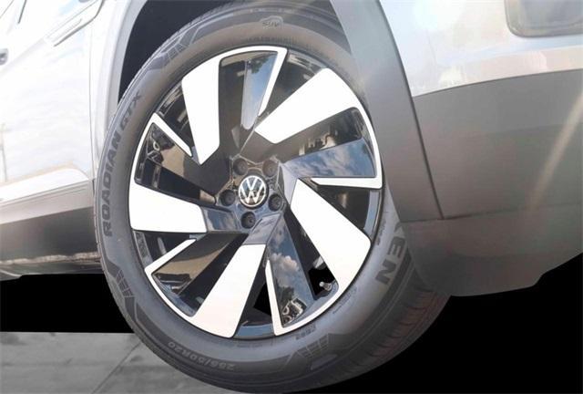 new 2026 Volkswagen Atlas Cross Sport car, priced at $43,979