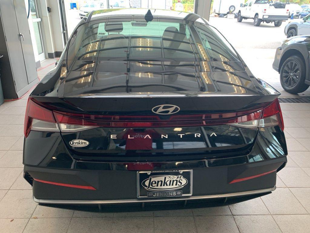 new 2025 Hyundai Elantra car, priced at $19,999