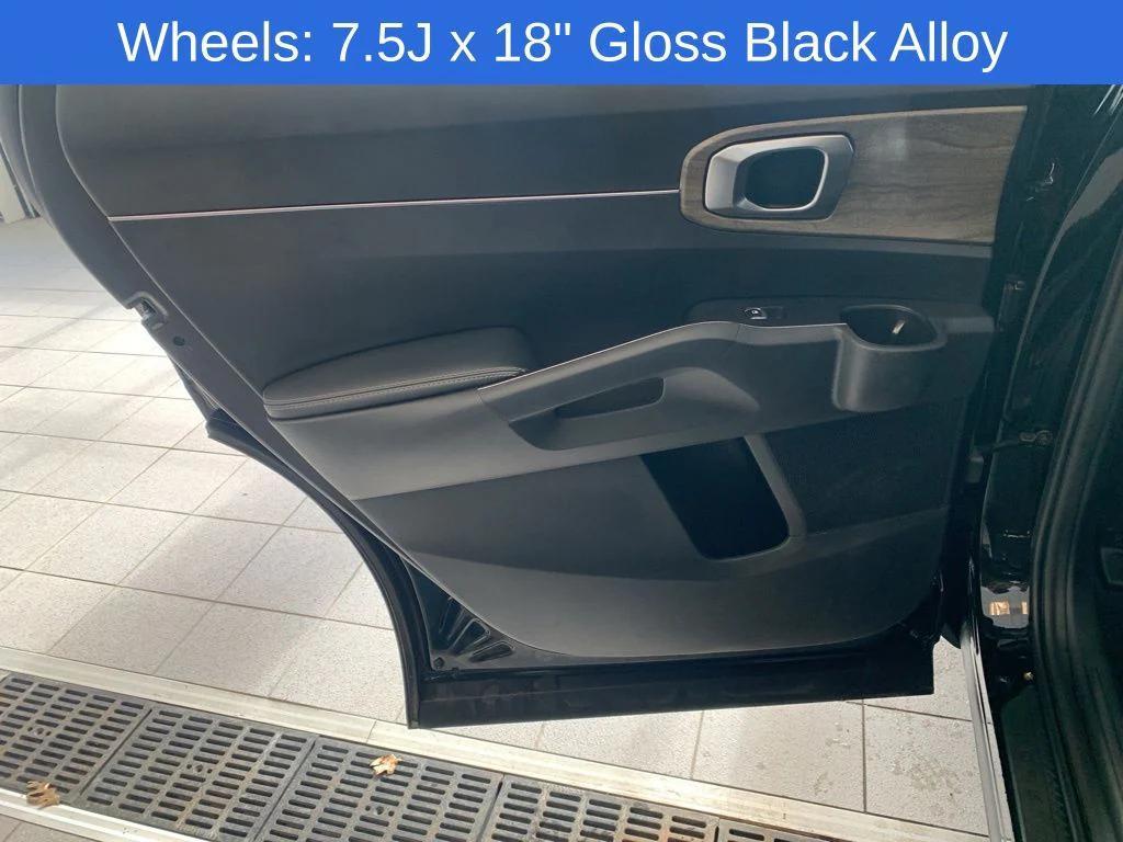 used 2023 Kia Sorento car, priced at $28,500