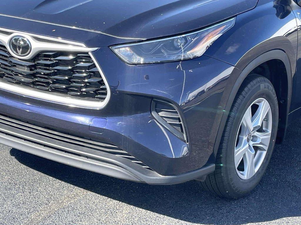 used 2023 Toyota Highlander car, priced at $33,708
