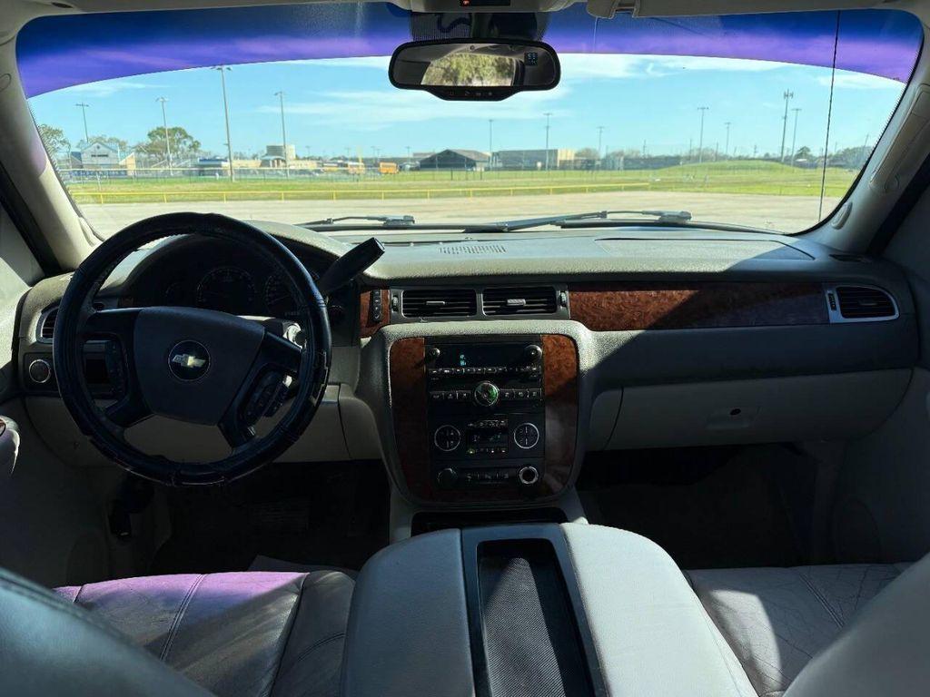 used 2007 Chevrolet Avalanche car, priced at $8,295