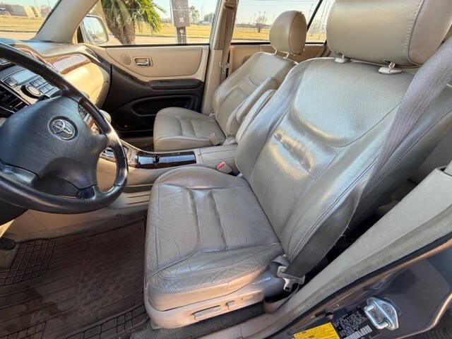 used 2003 Toyota Highlander car, priced at $5,995