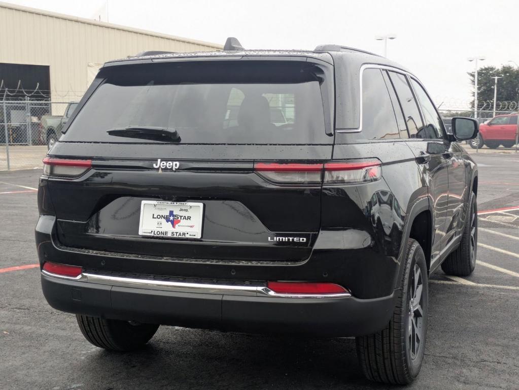 new 2025 Jeep Grand Cherokee car, priced at $32,745
