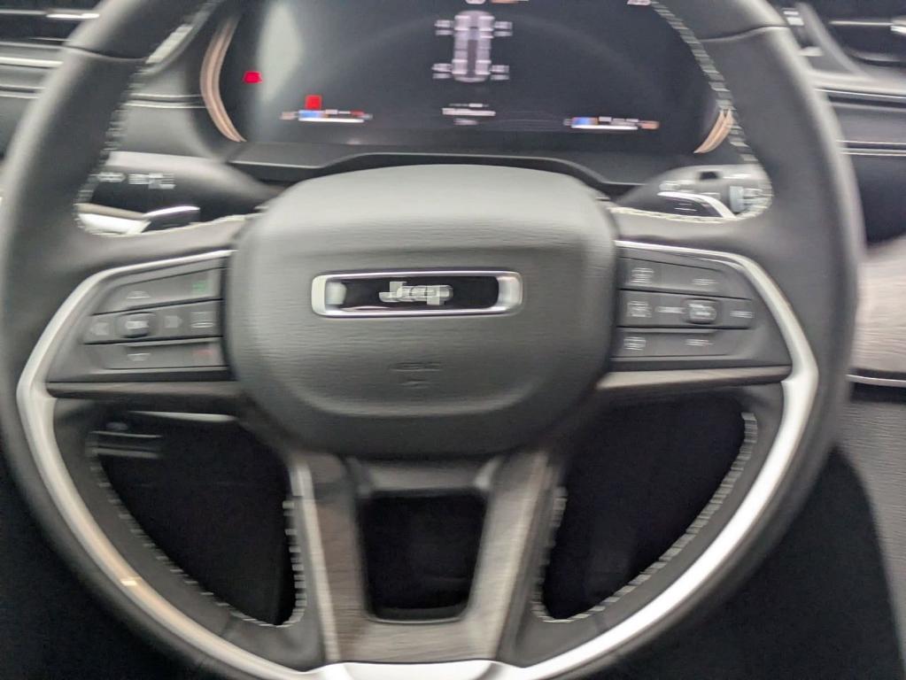 new 2025 Jeep Grand Cherokee car, priced at $32,745