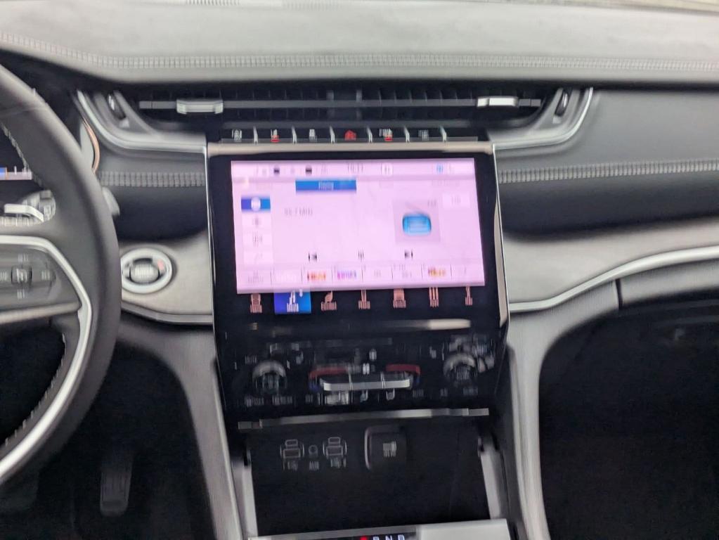 new 2025 Jeep Grand Cherokee car, priced at $32,745