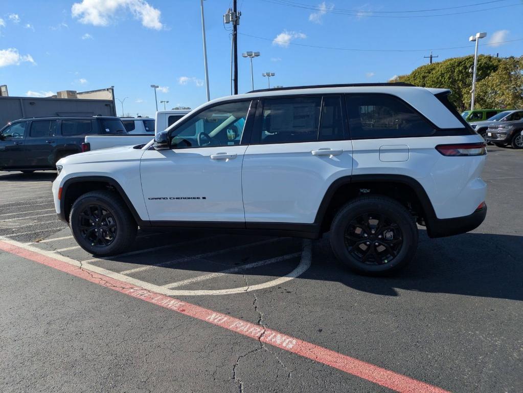 new 2025 Jeep Grand Cherokee car, priced at $34,135