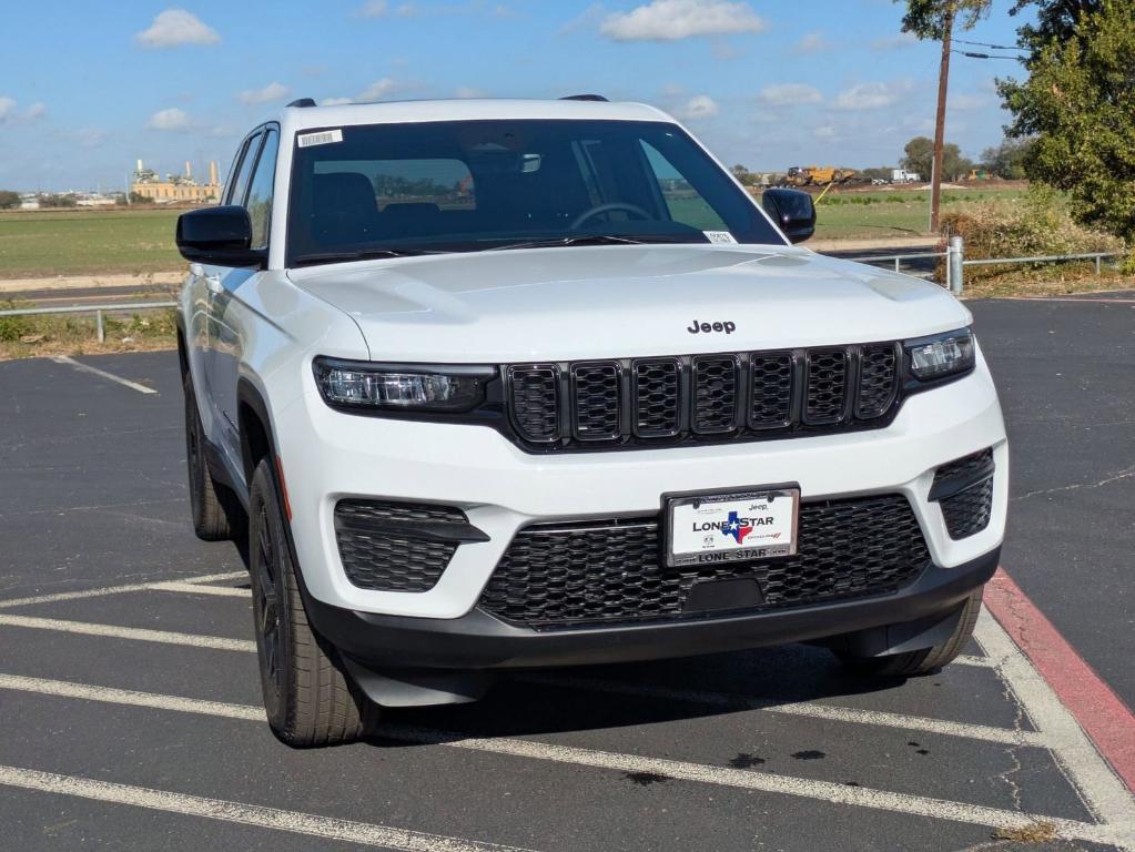 new 2025 Jeep Grand Cherokee car, priced at $34,135