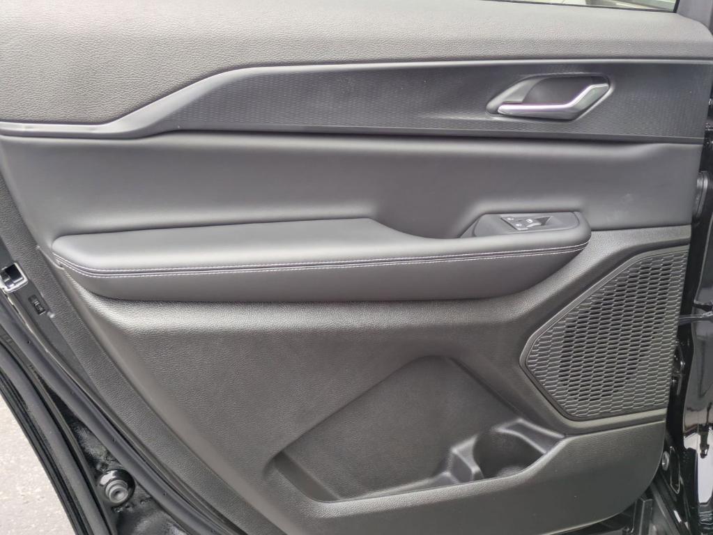 new 2025 Jeep Grand Cherokee L car, priced at $31,725