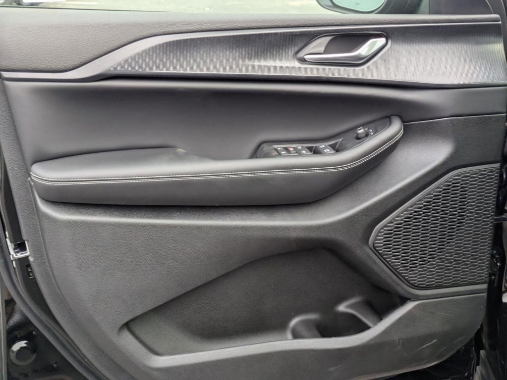 new 2025 Jeep Grand Cherokee L car, priced at $34,725