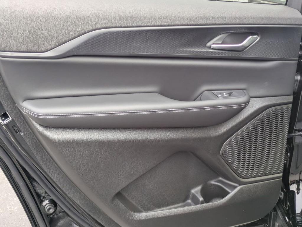 new 2025 Jeep Grand Cherokee L car, priced at $34,725