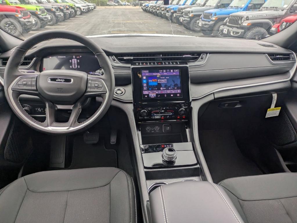 new 2025 Jeep Grand Cherokee car, priced at $30,575