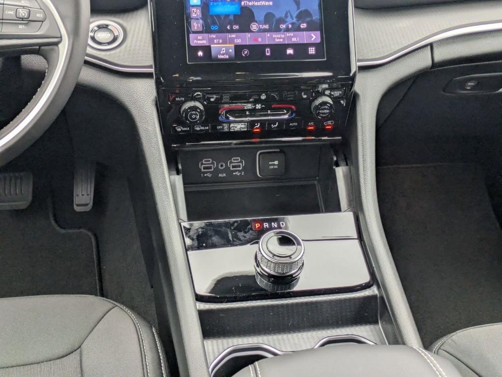 new 2025 Jeep Grand Cherokee car, priced at $30,575