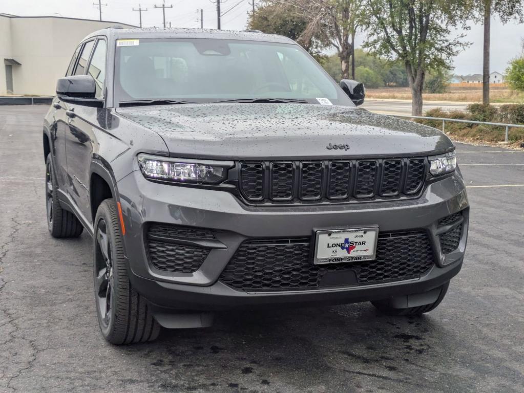 new 2025 Jeep Grand Cherokee car, priced at $34,125