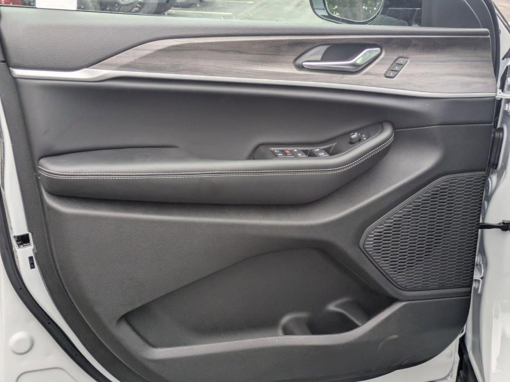 new 2025 Jeep Grand Cherokee L car, priced at $43,125