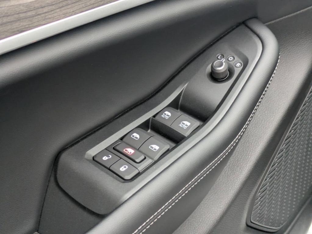 new 2025 Jeep Grand Cherokee L car, priced at $43,125