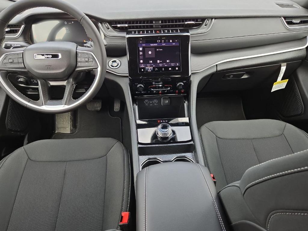 new 2026 Jeep Grand Cherokee car, priced at $38,490