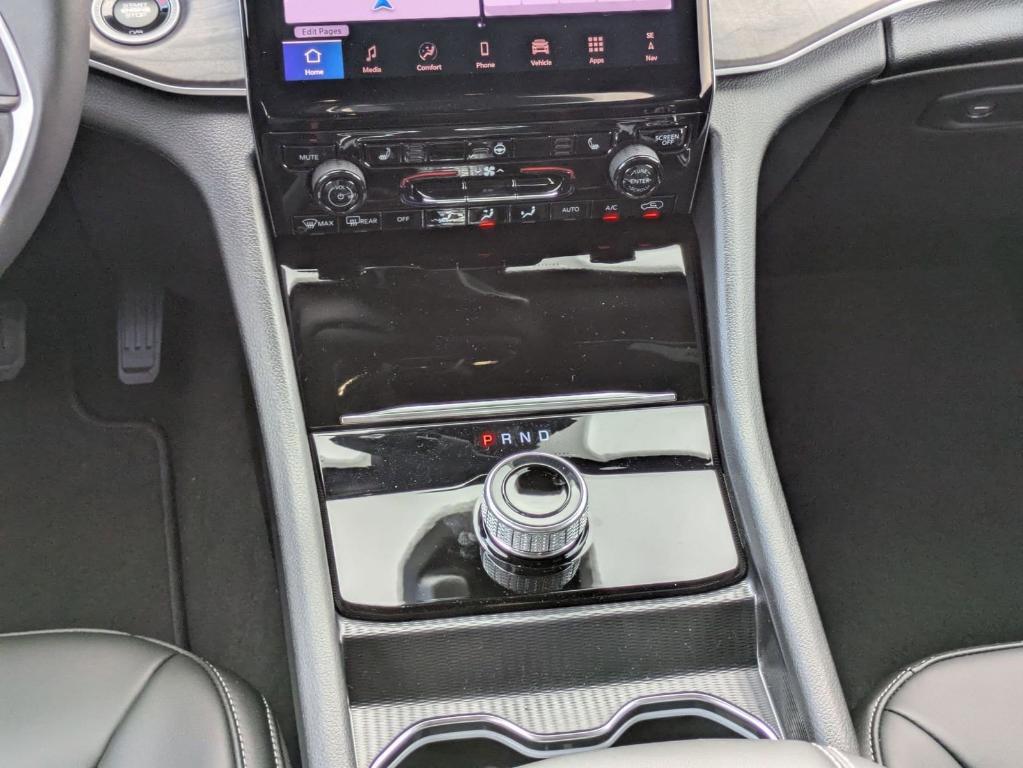 new 2025 Jeep Grand Cherokee L car, priced at $39,720